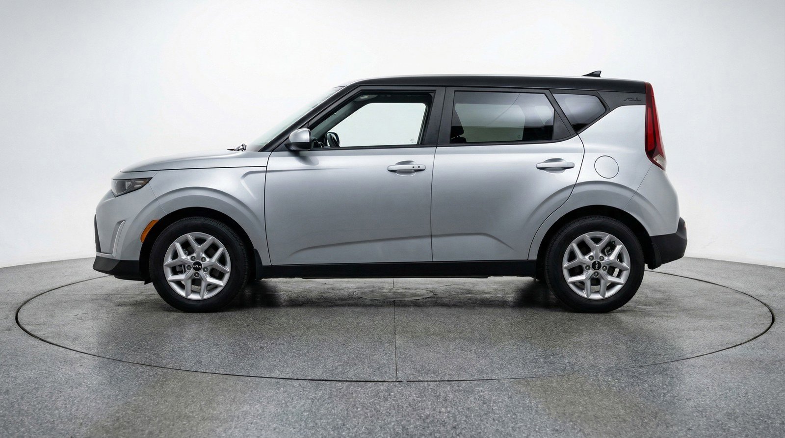 Used 2025 Kia Soul LX w/ LX Technology Package image 5