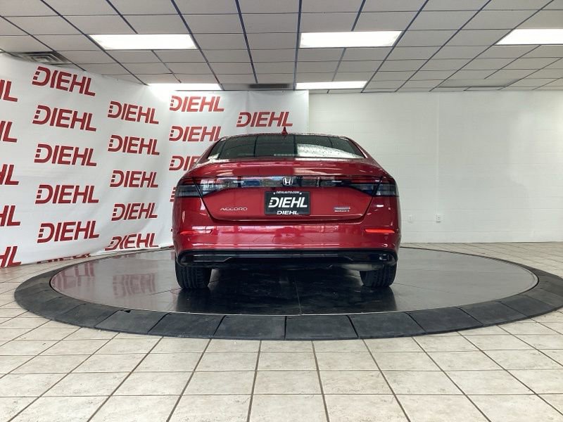 Used 2023 Honda Accord Touring image 2