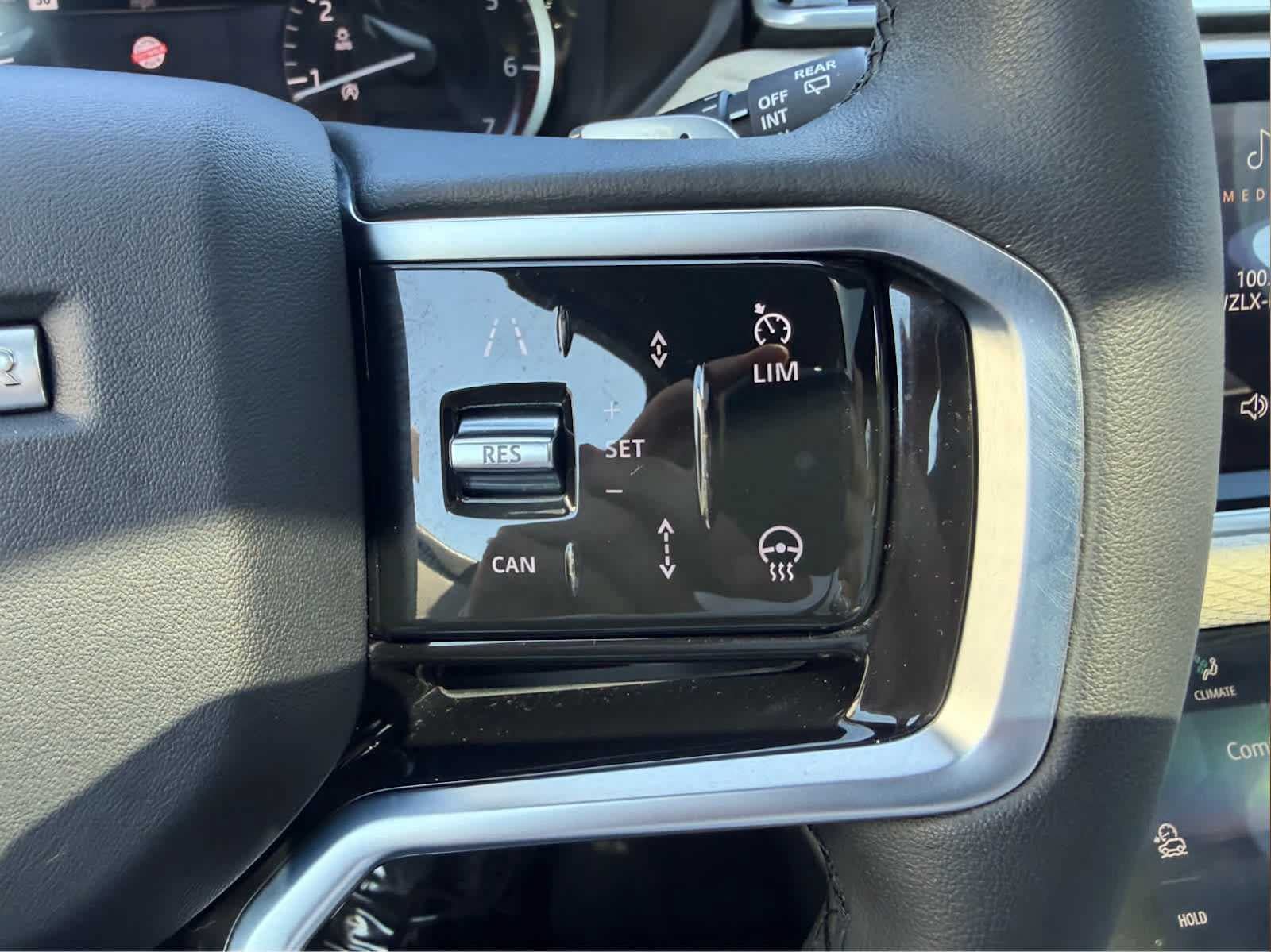 Used 2023 Land Rover Range Rover Velar R-Dynamic S AWD/4WD image 18