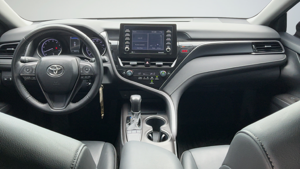 Used 2023 Toyota Camry SE FWD image 7