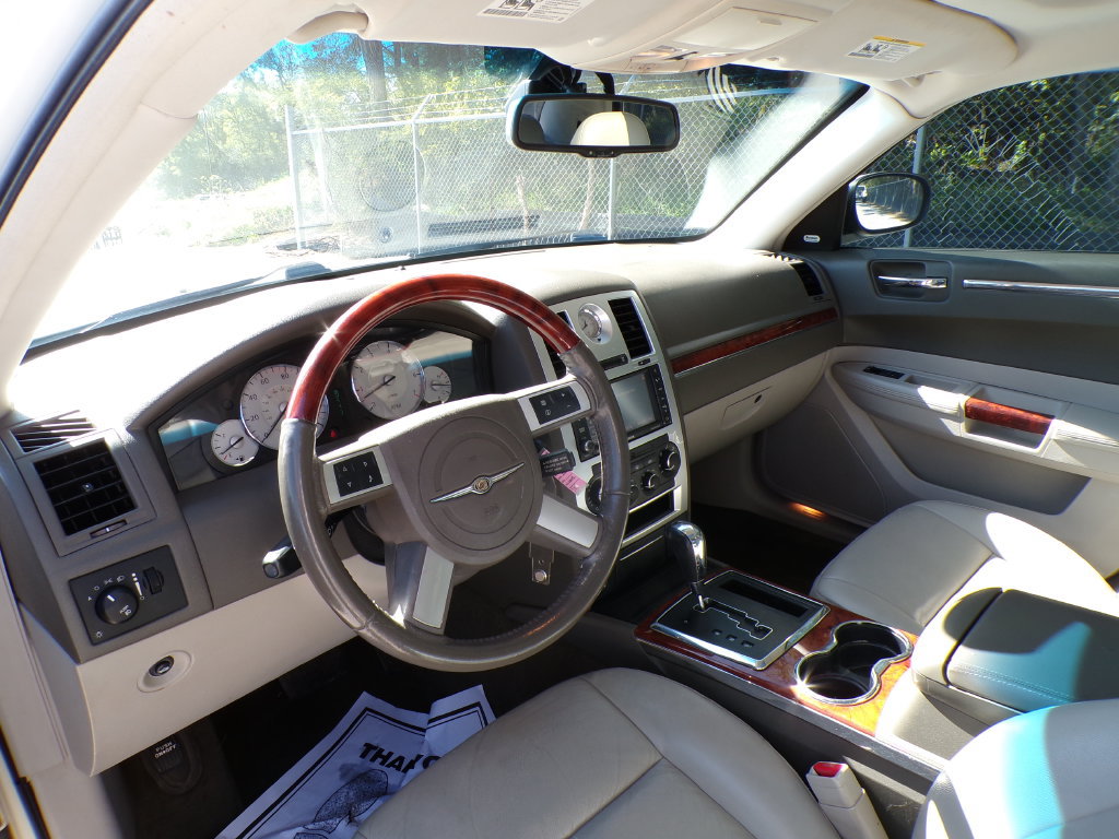 Used 2008 Chrysler 300 Limited AWD/4WD image 11