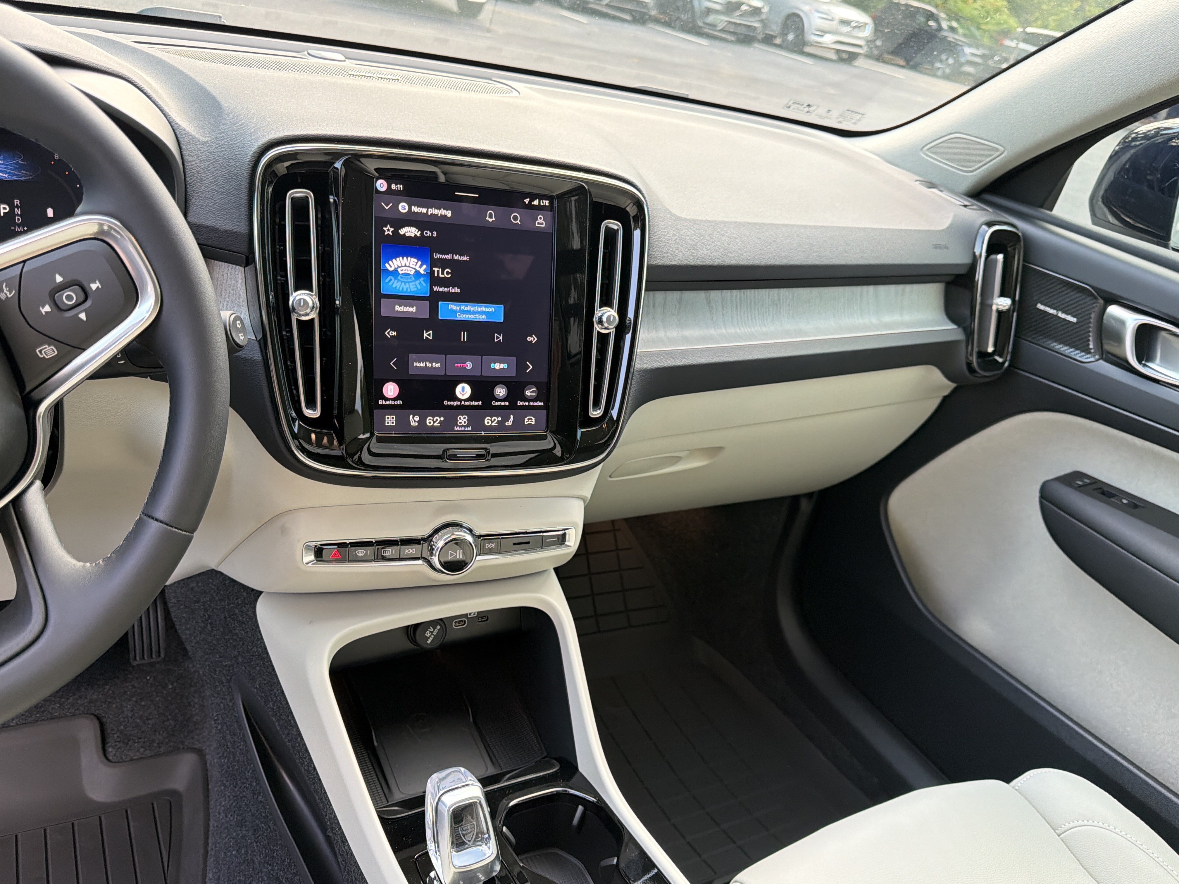 New 2026 Volvo XC40 B5 Ultra w/ Protection Package Premier AWD/4WD image 25