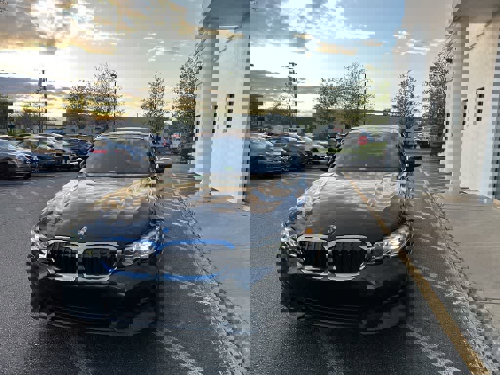 Used 2021 BMW 330e xDrive w/ Premium Package image 4