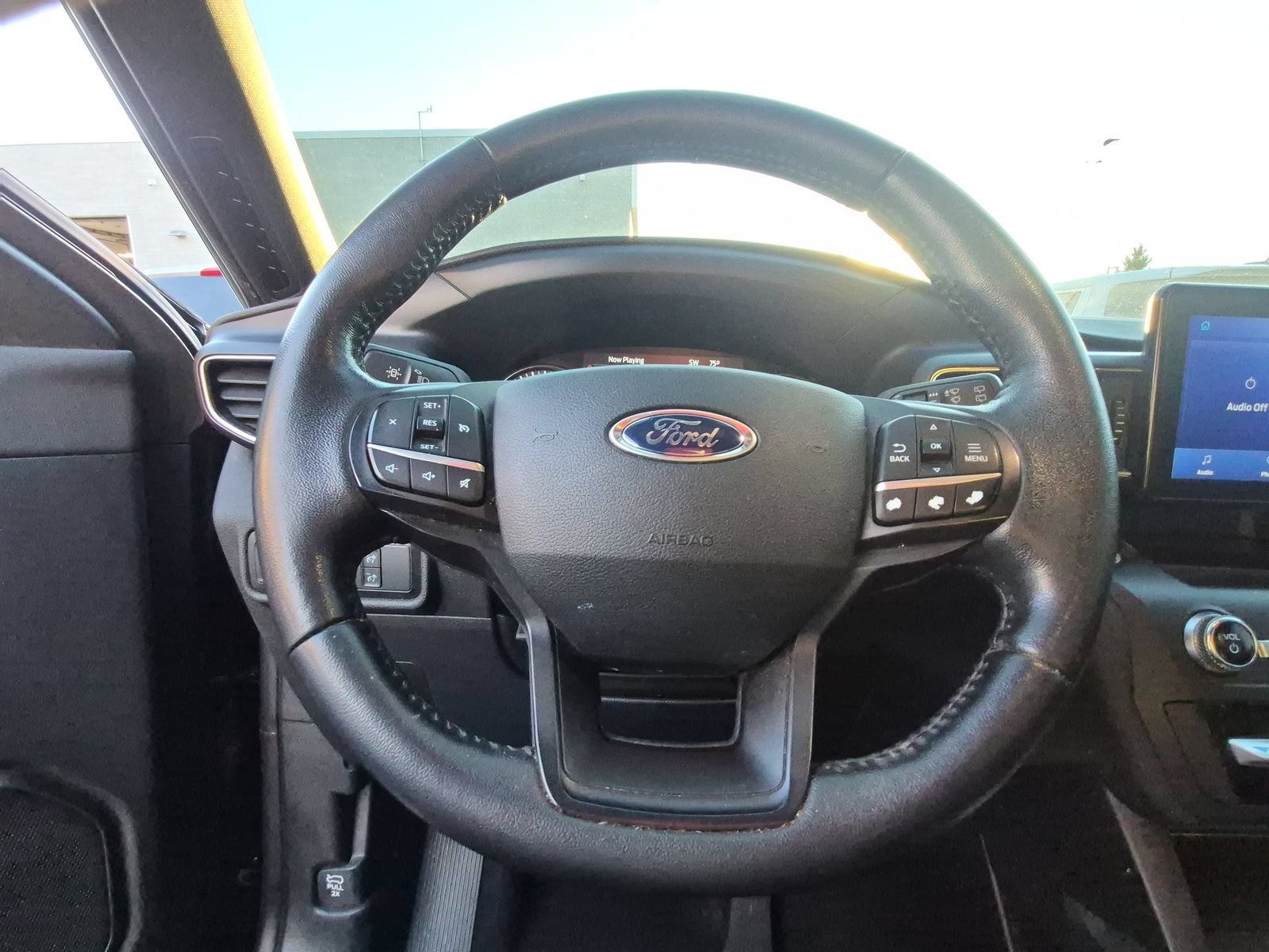 Used 2020 Ford Explorer XLT w/ Equipment Group 202A AWD/4WD image 22