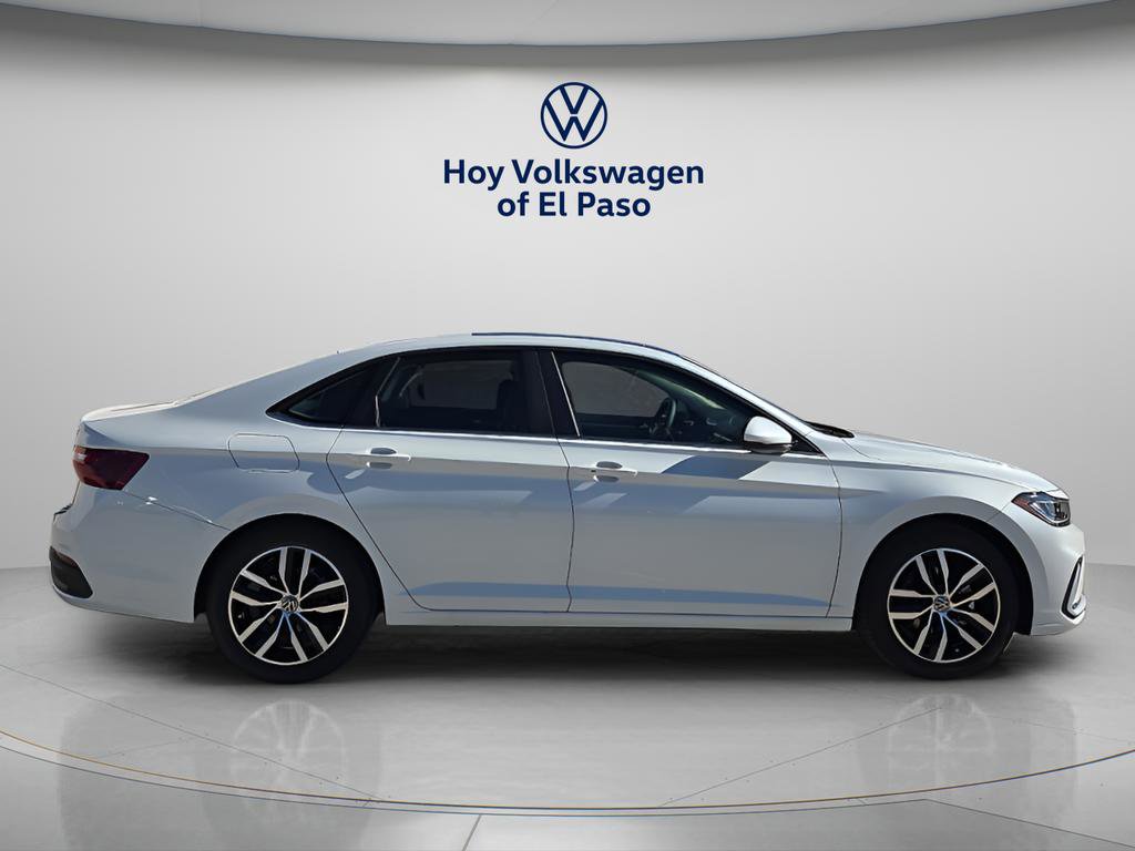 New 2026 Volkswagen Jetta SE image 2