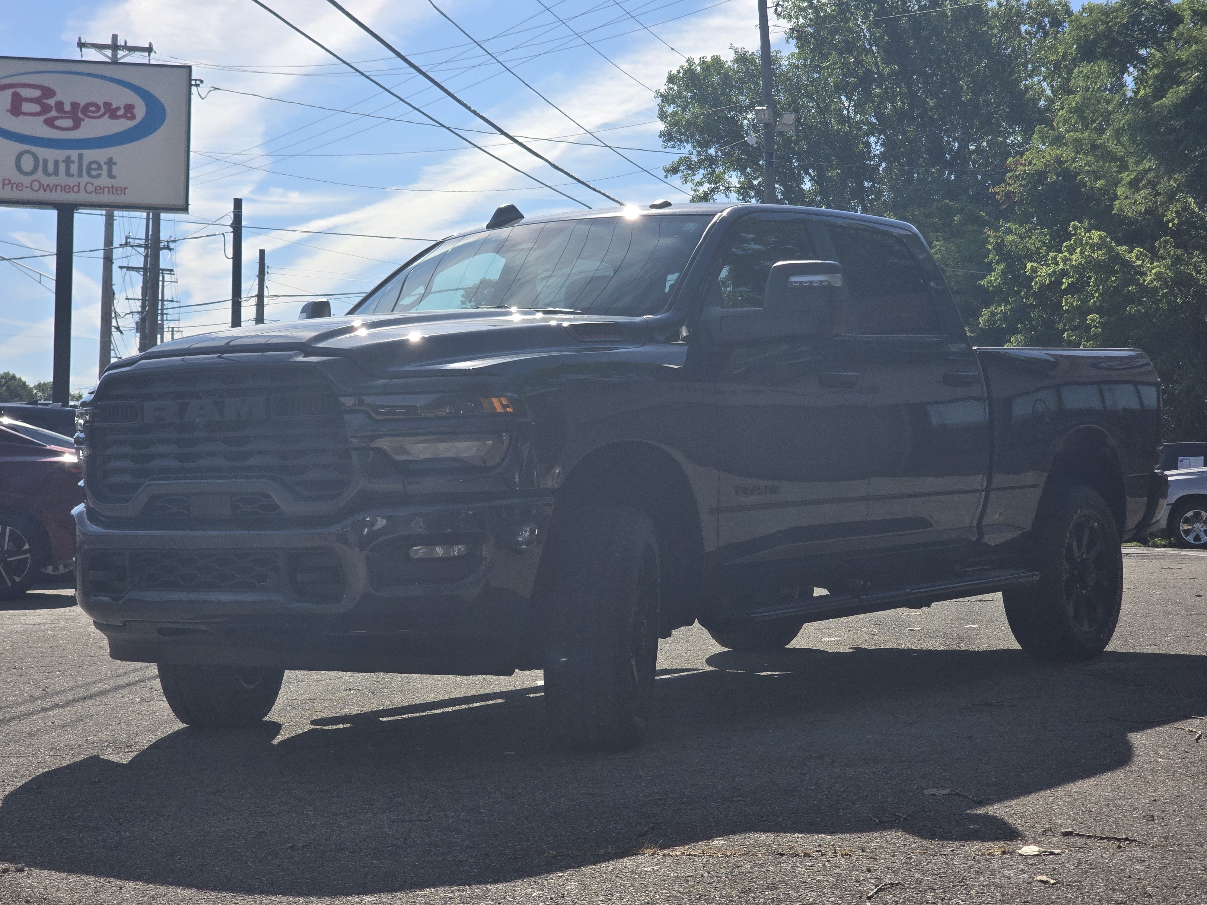 Used 2025 RAM 2500 Big Horn AWD/4WD image 3