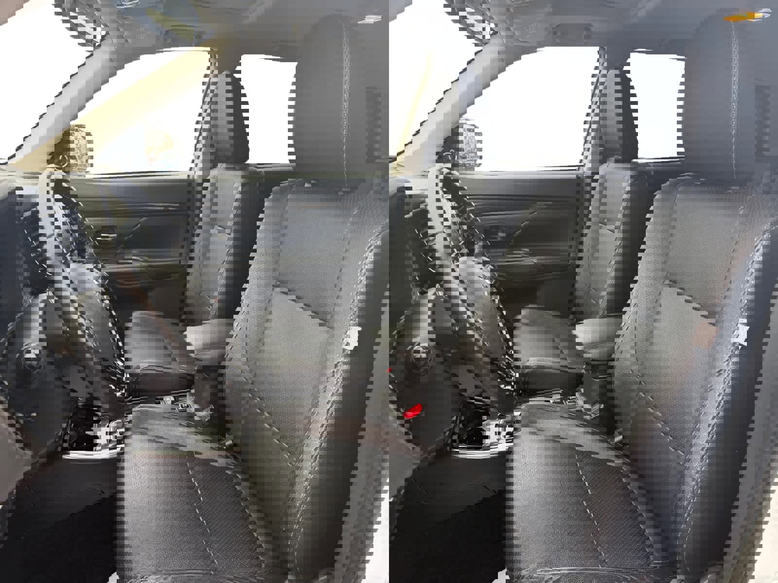 Used 2018 Mitsubishi Outlander SEL image 10