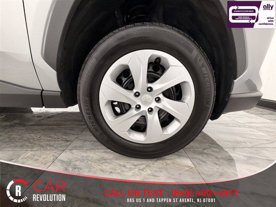 Used 2025 Toyota RAV4 LE AWD/4WD image 59