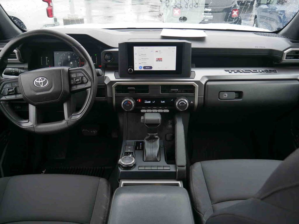 Used 2025 Toyota Tacoma SR5 image 5