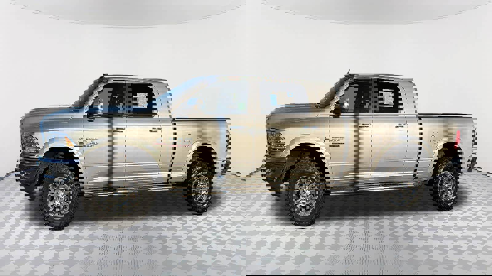 Used 2018 RAM 3500 Laramie w/ Convenience Group image 8