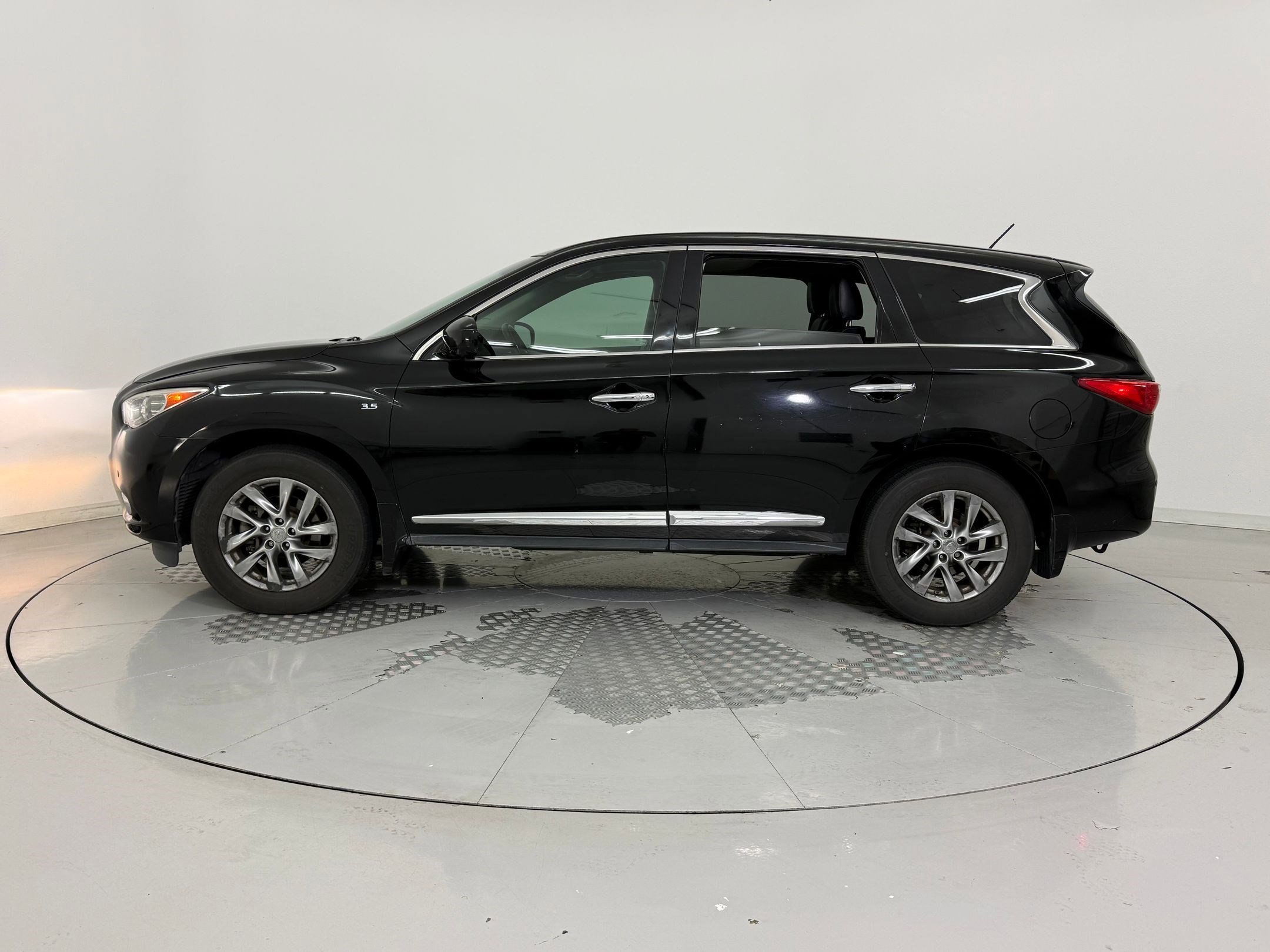 Used 2014 INFINITI QX60 AWD w/ Premium Plus Package image 2
