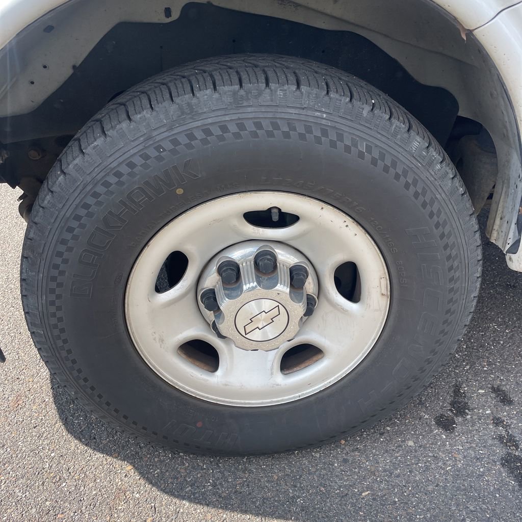 Used 2018 Chevrolet Express 3500 LT w/ LT Preferred Equipment Group RWD image 2