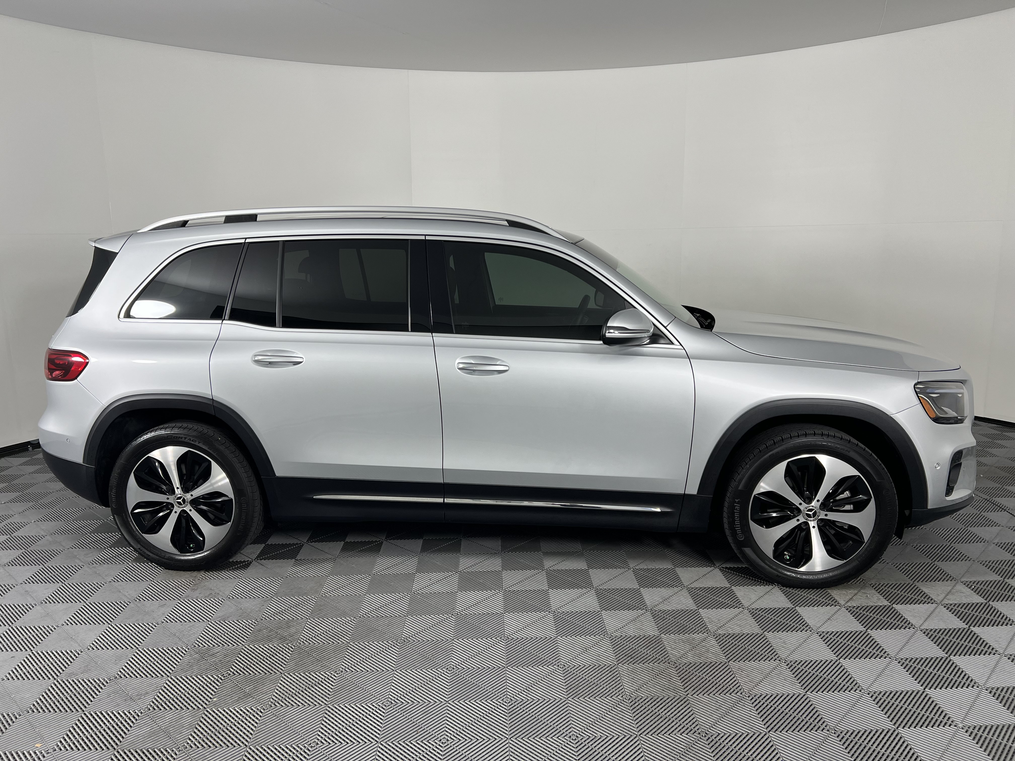 Certified 2024 Mercedes-Benz GLB 250 4MATIC image 14