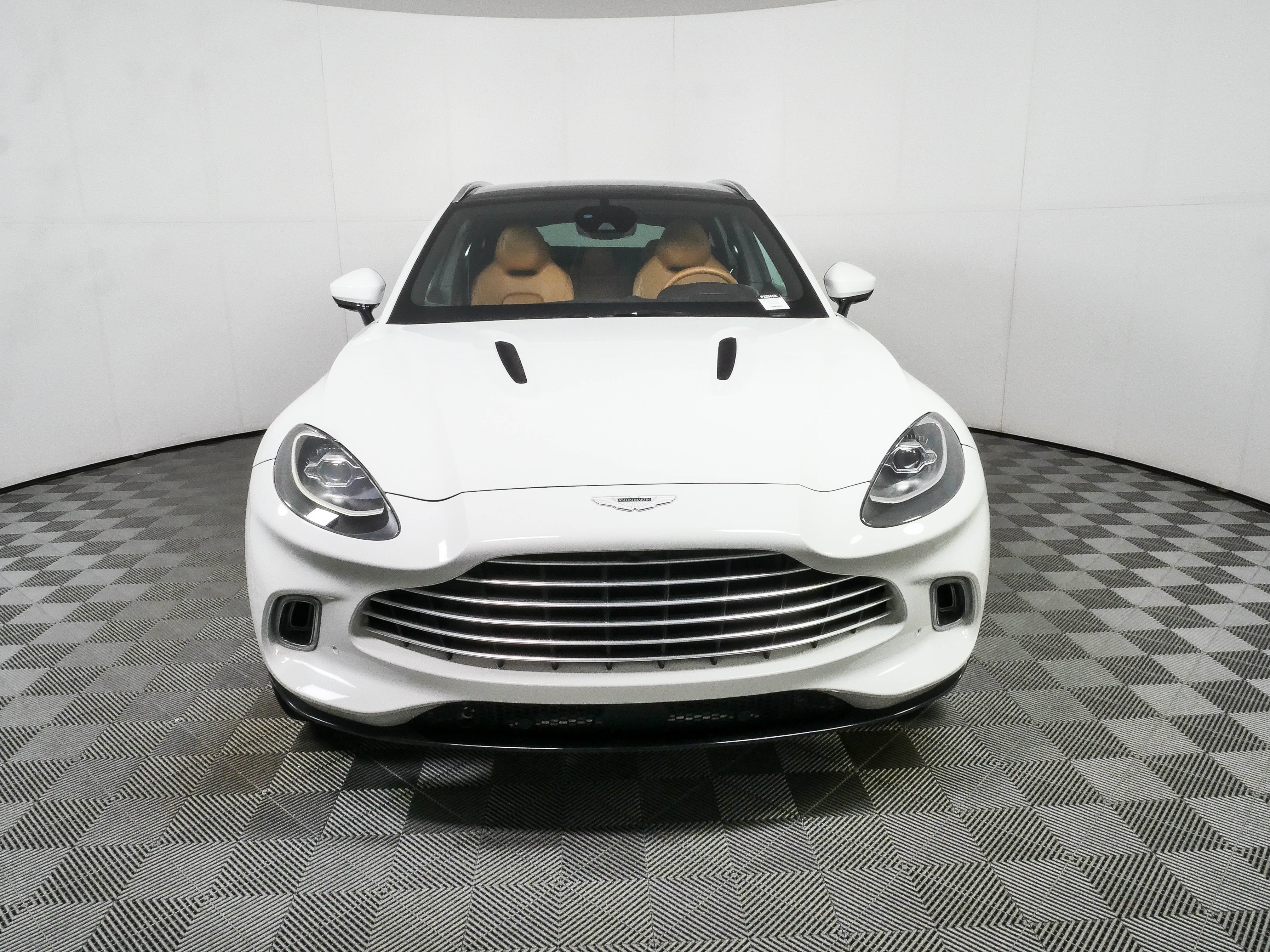 Used 2021 Aston Martin DBX AWD/4WD image 36