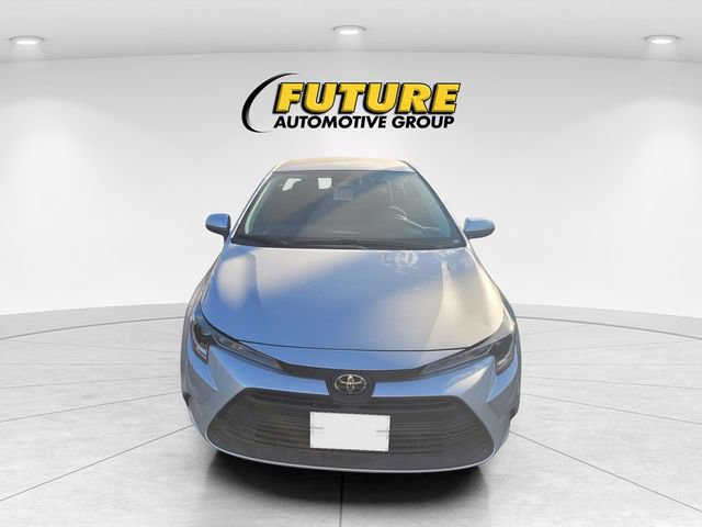 Used 2023 Toyota Corolla LE FWD image 2
