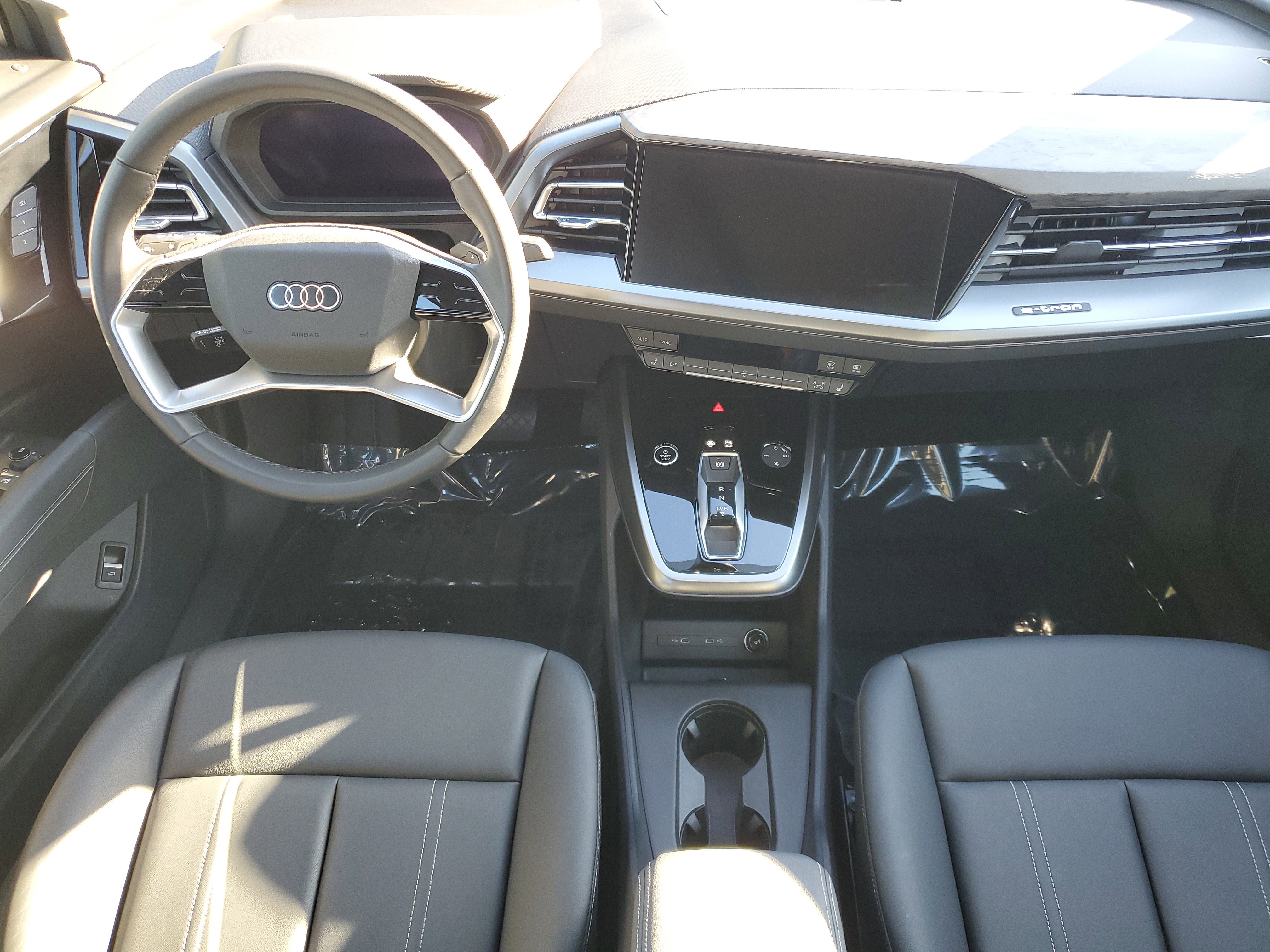 Used 2025 Audi Q4 e-tron Premium w/ Convenience Package image 17