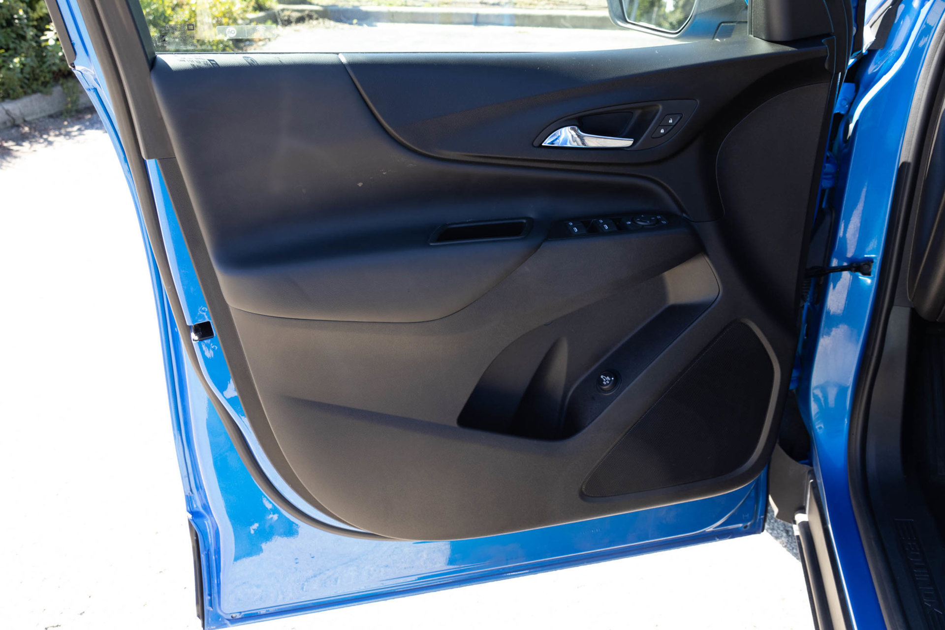 Used 2024 Chevrolet Equinox LT FWD image 35