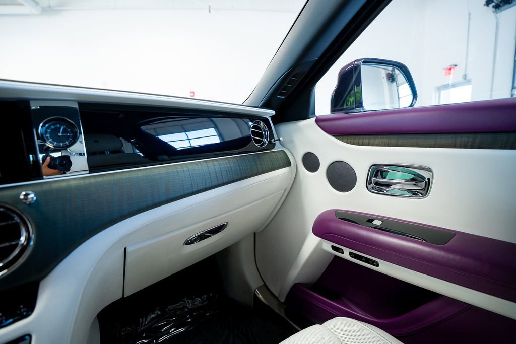 Used 2022 Rolls-Royce Ghost w/ Ghost Package AWD/4WD image 36