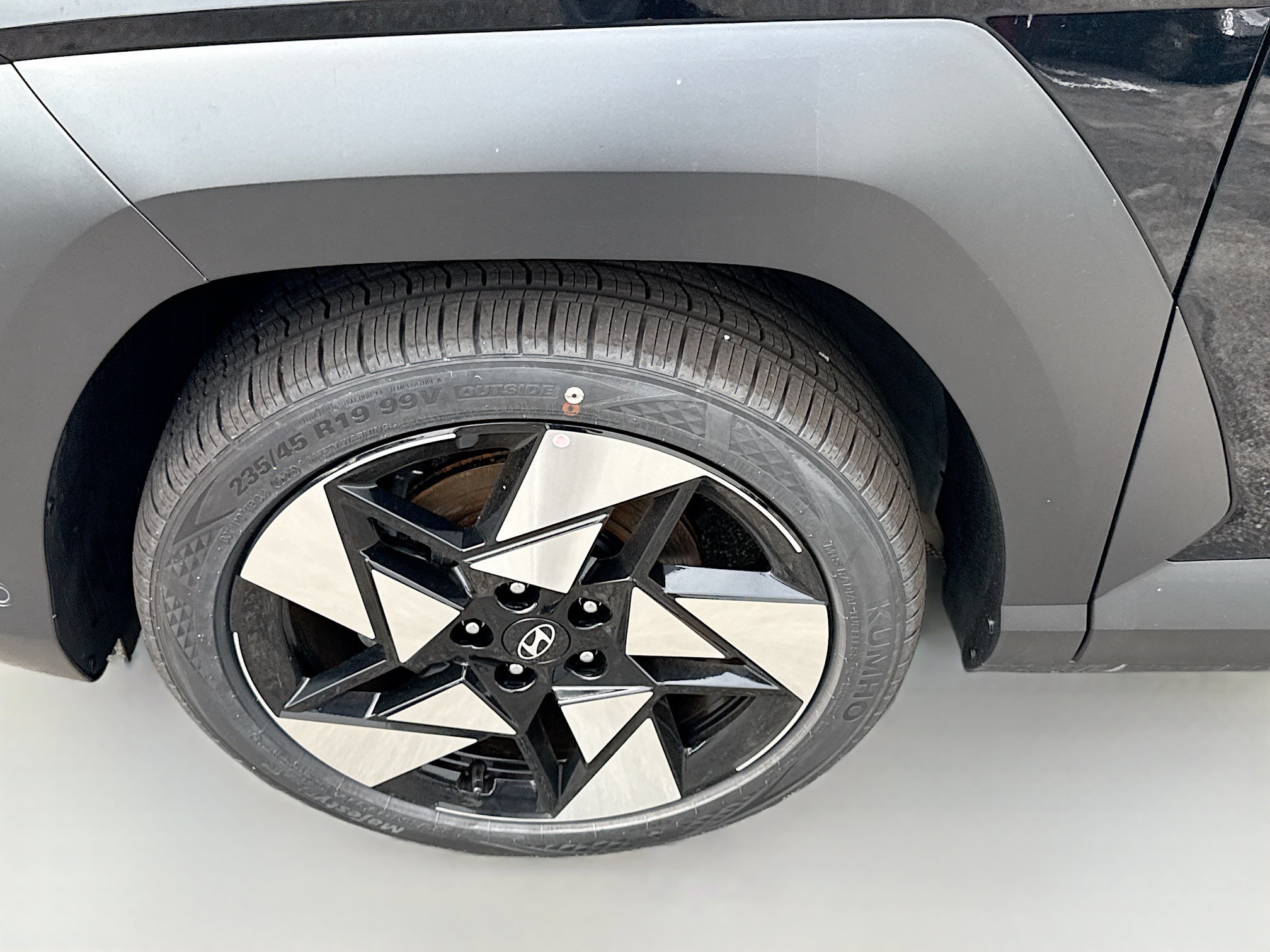 New 2026 Hyundai Kona Limited FWD image 24
