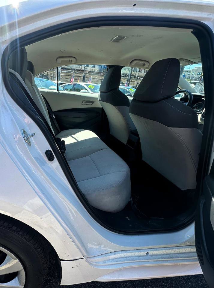 Used 2022 Toyota Corolla LE FWD image 25