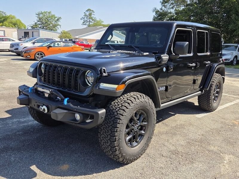 Used 2024 Jeep Wrangler Unlimited Rubicon 4xe AWD/4WD image 4