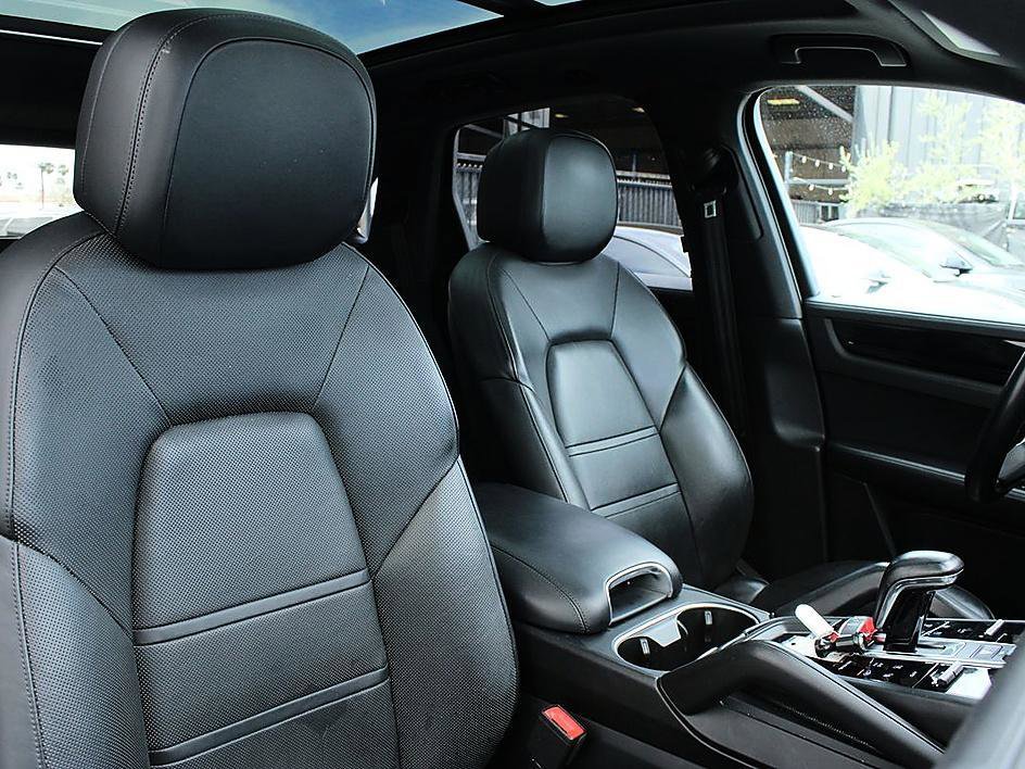 Used 2020 Porsche Cayenne S AWD/4WD image 23