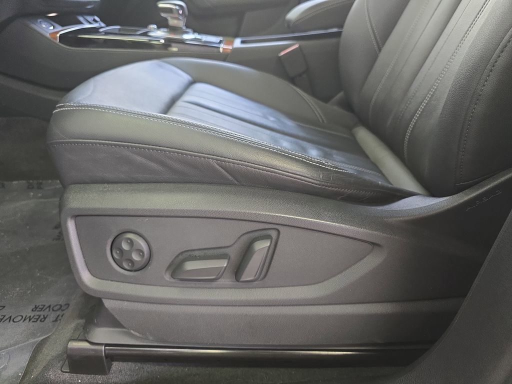 Used 2023 Audi Q5 2.0T Premium w/ Convenience Package image 24
