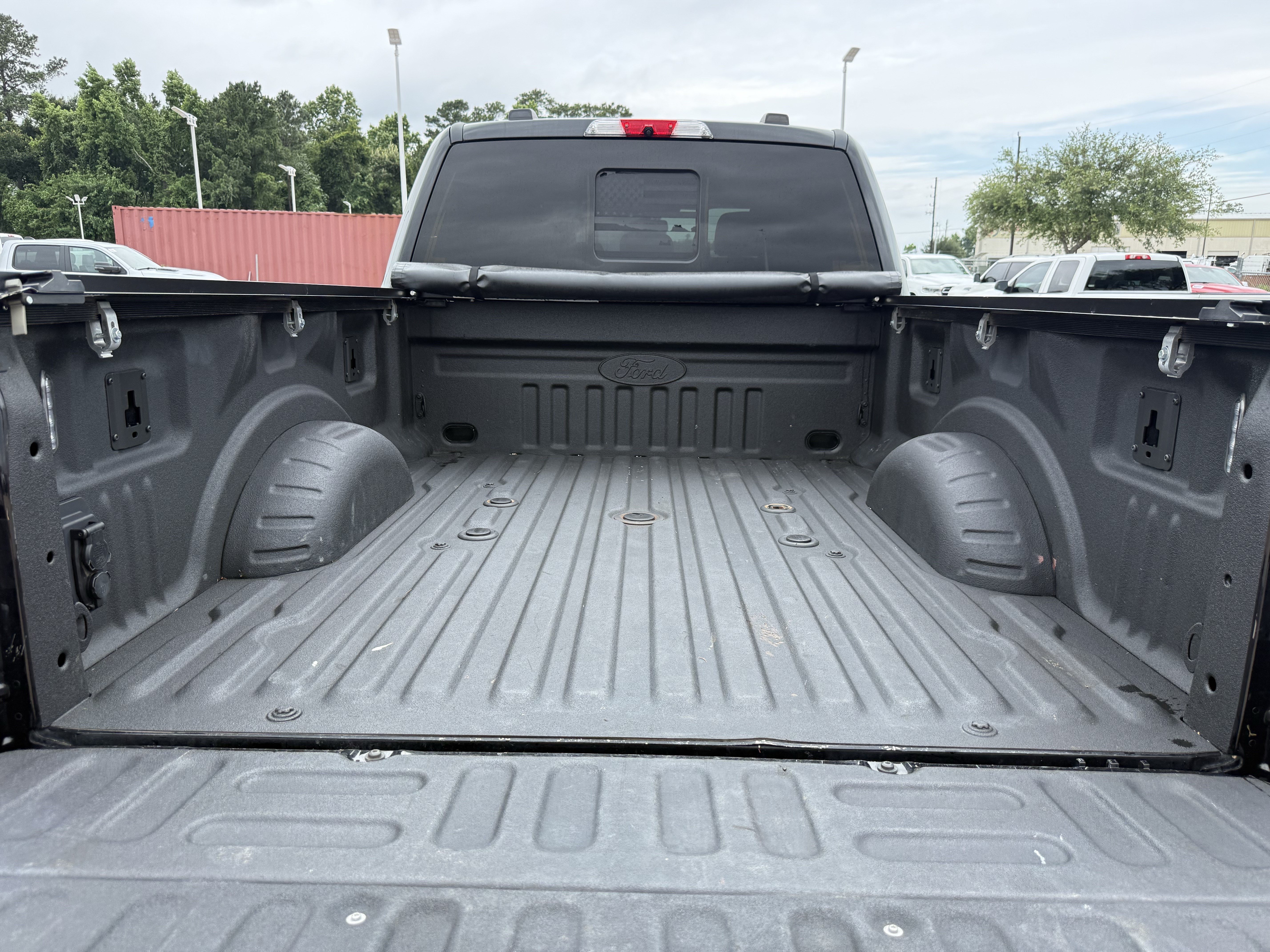 Used 2022 Ford F250 Lariat w/ Tremor Off-Road Package AWD/4WD image 32
