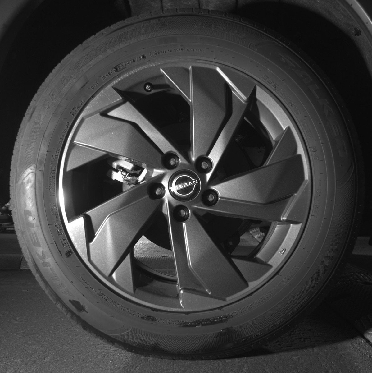 Used 2025 Nissan Rogue SV FWD image 15