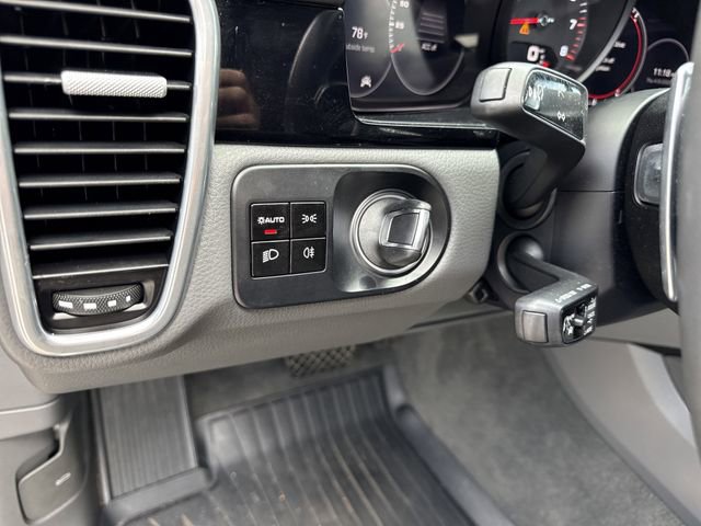 Used 2020 Porsche Cayenne image 42