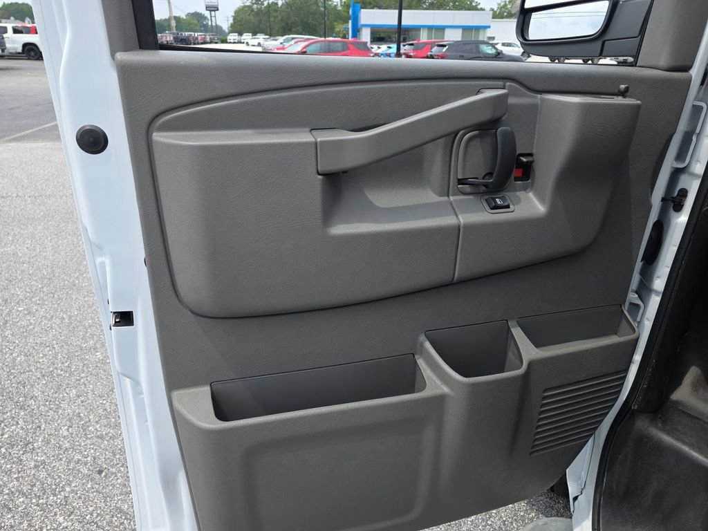 Certified 2025 Chevrolet Express 2500 w/ Driver Convenience Package RWD image 18