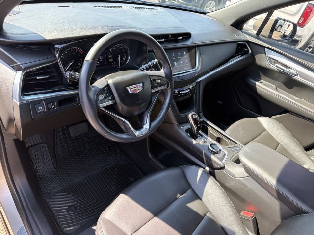 Used 2023 Cadillac XT6 Luxury w/ LPO, Floor Liner Package FWD image 24