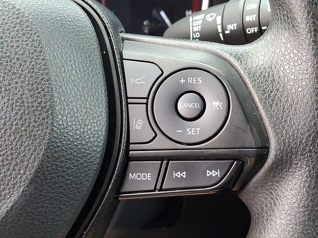 Used 2024 Toyota RAV4 XLE AWD/4WD image 17