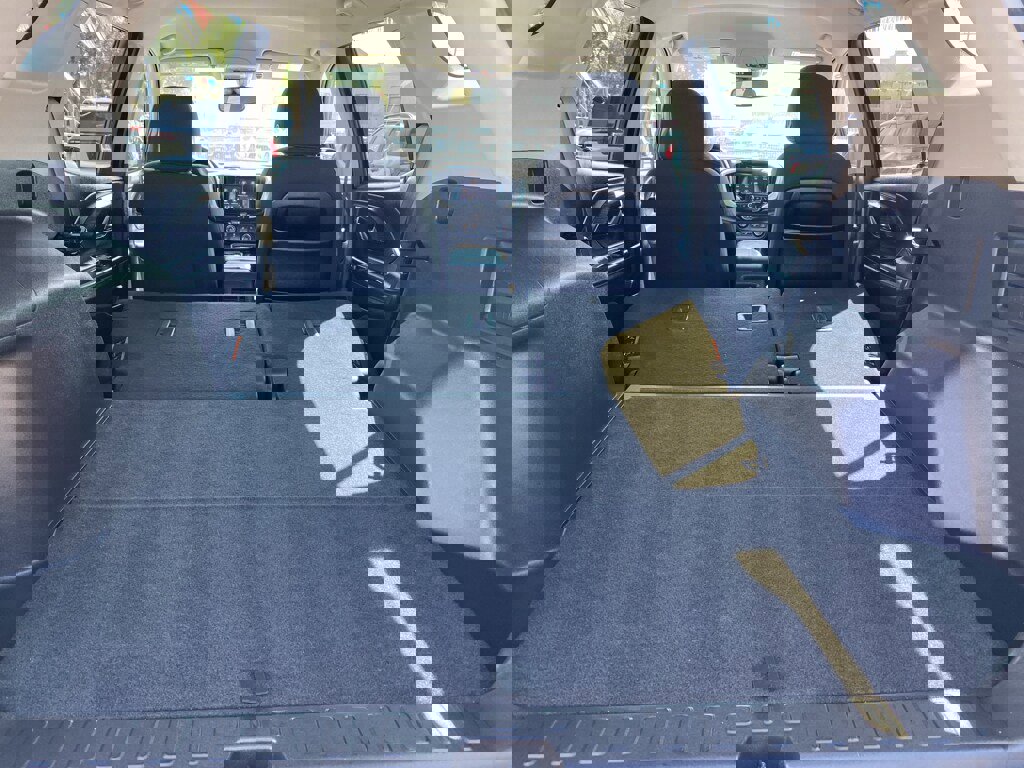 Used 2024 GMC Terrain SLE image 16