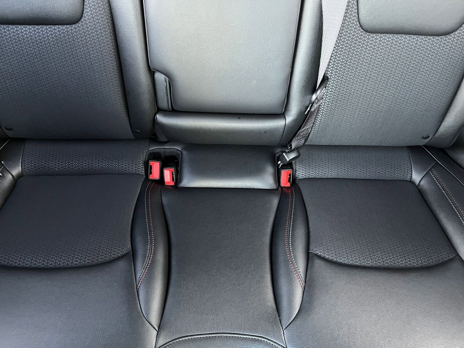 Used 2025 Jeep Compass Trailhawk image 38