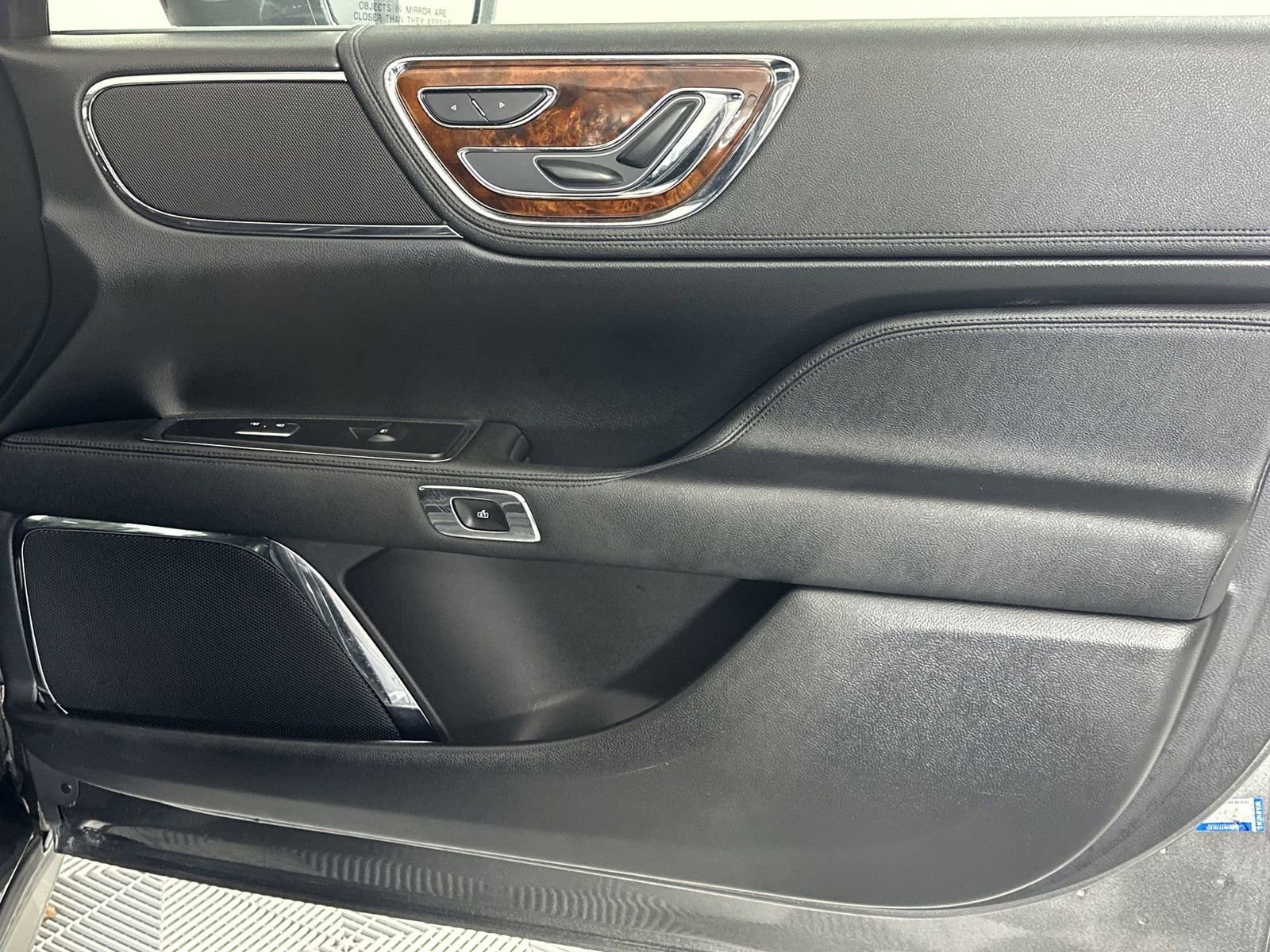 Used 2020 Lincoln Continental image 31