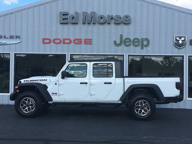 Used 2024 Jeep Gladiator Rubicon w/ Technology Group AWD/4WD image 6