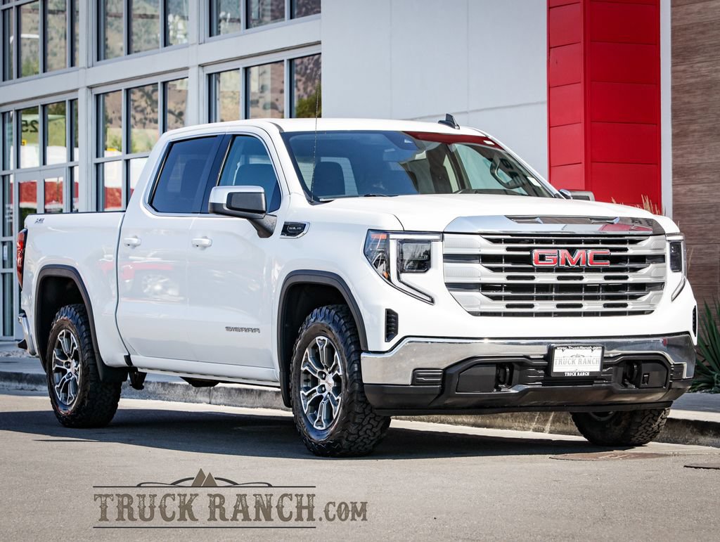 Used 2024 GMC Sierra 1500 SLE w/ X31 Off-Road Package AWD/4WD image 1