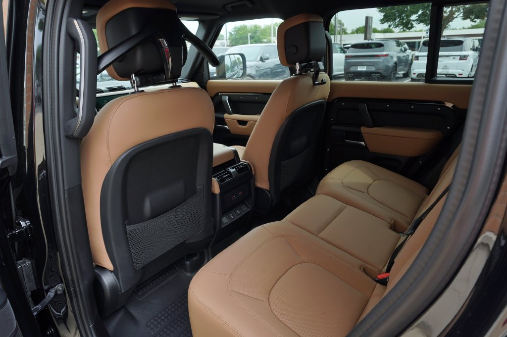 New 2026 Land Rover Defender 110 S AWD/4WD image 28