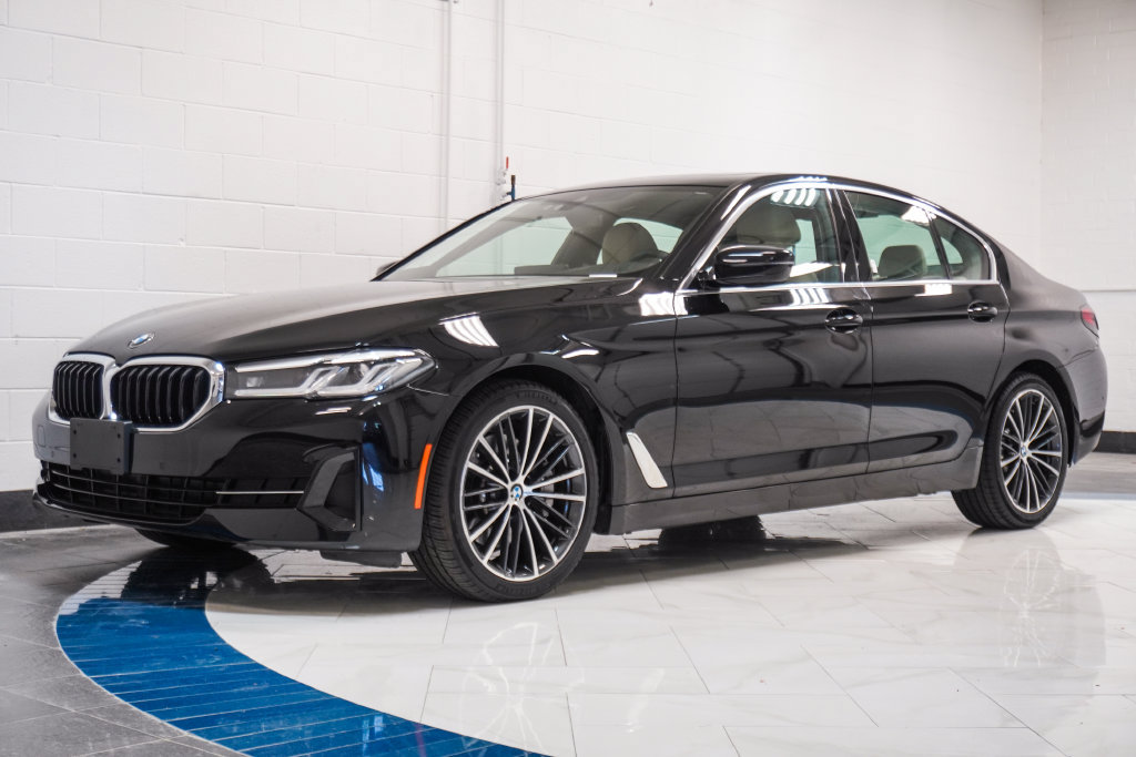 Used 2023 BMW 530i xDrive w/ Convenience Package AWD/4WD image 4