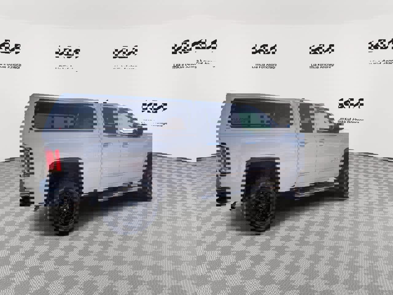 Used 2017 GMC Sierra 1500 SLT w/ SLT Preferred Package image 2