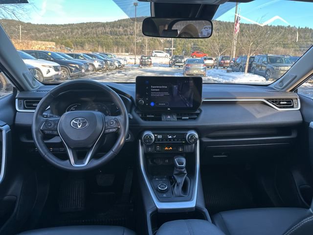 Used 2023 Toyota RAV4 XLE Premium image 12