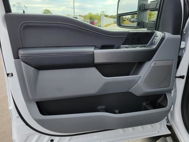 New 2026 Ford F350 XLT w/ XLT Premium Package AWD/4WD image 27