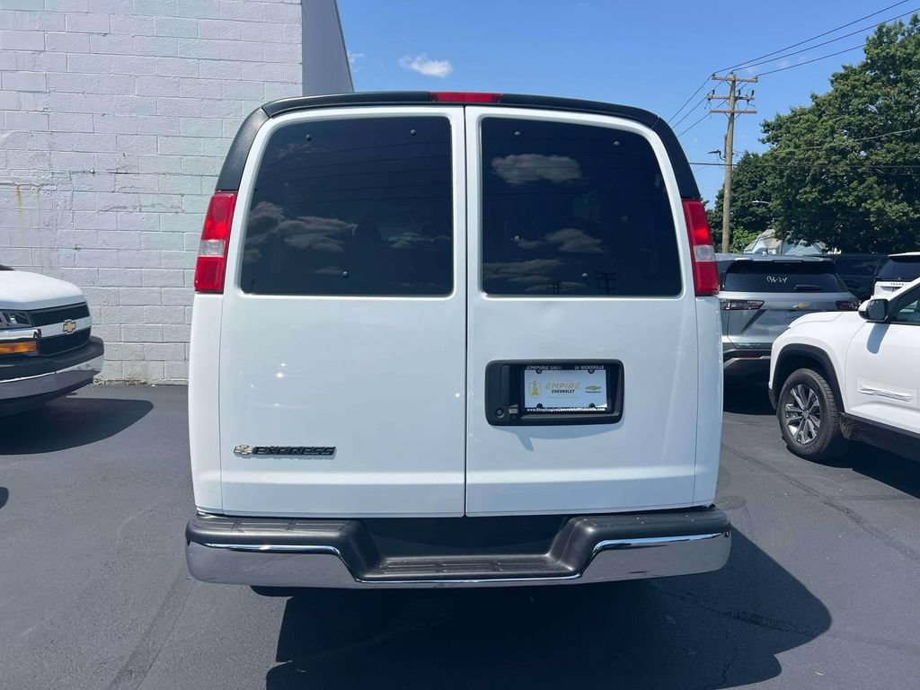 Used 2019 Chevrolet Express 3500 LT w/ LT Preferred Equipment Group RWD image 5