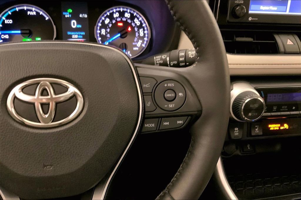 Used 2020 Toyota RAV4 XLE w/ Convenience Package image 19