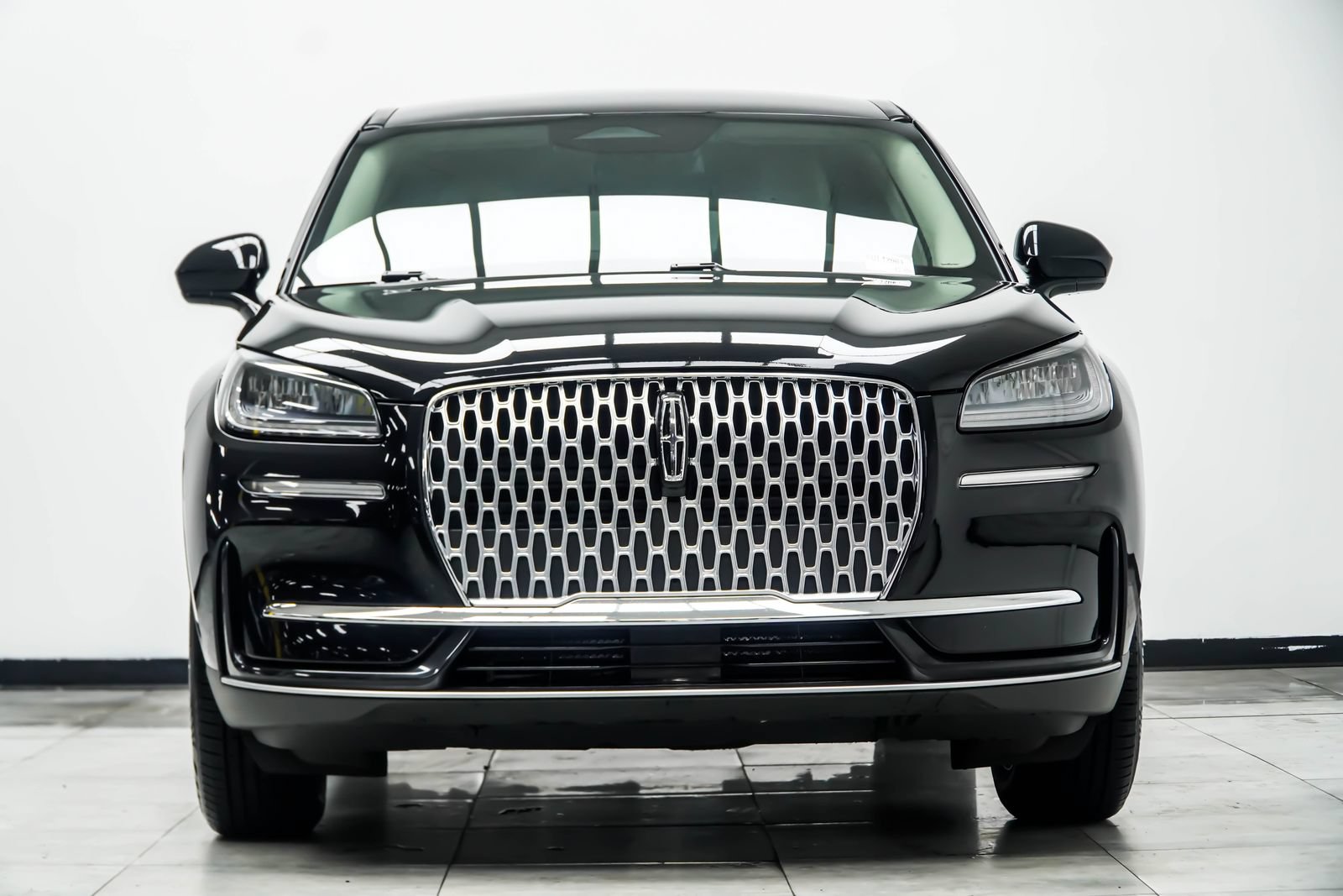 Used 2025 Lincoln Corsair AWD image 9