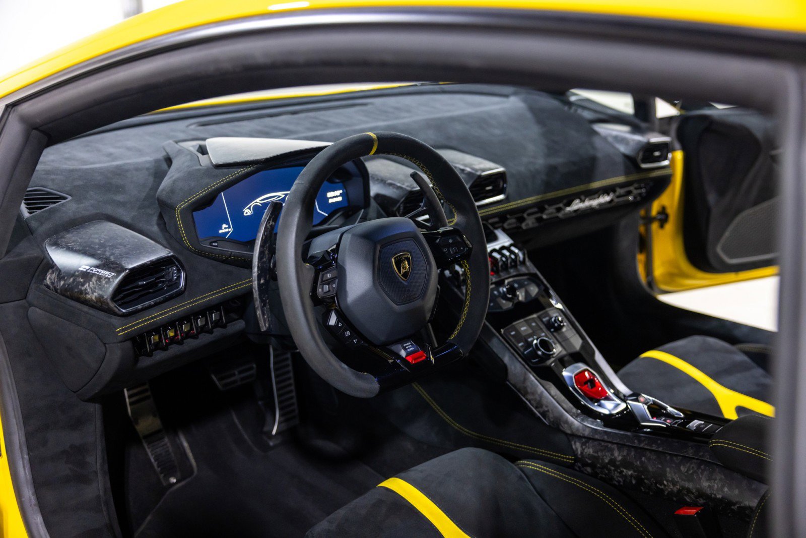 Used 2018 Lamborghini Huracan Performante AWD/4WD image 34