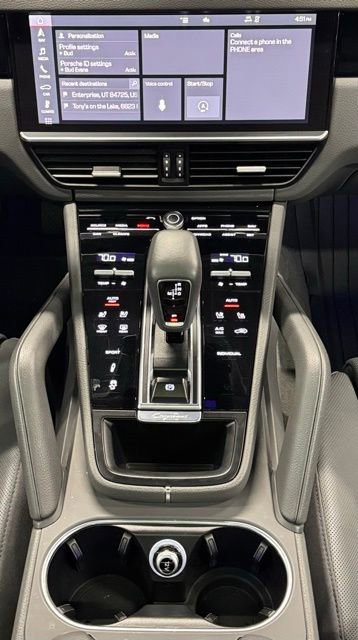Used 2021 Porsche Cayenne image 16