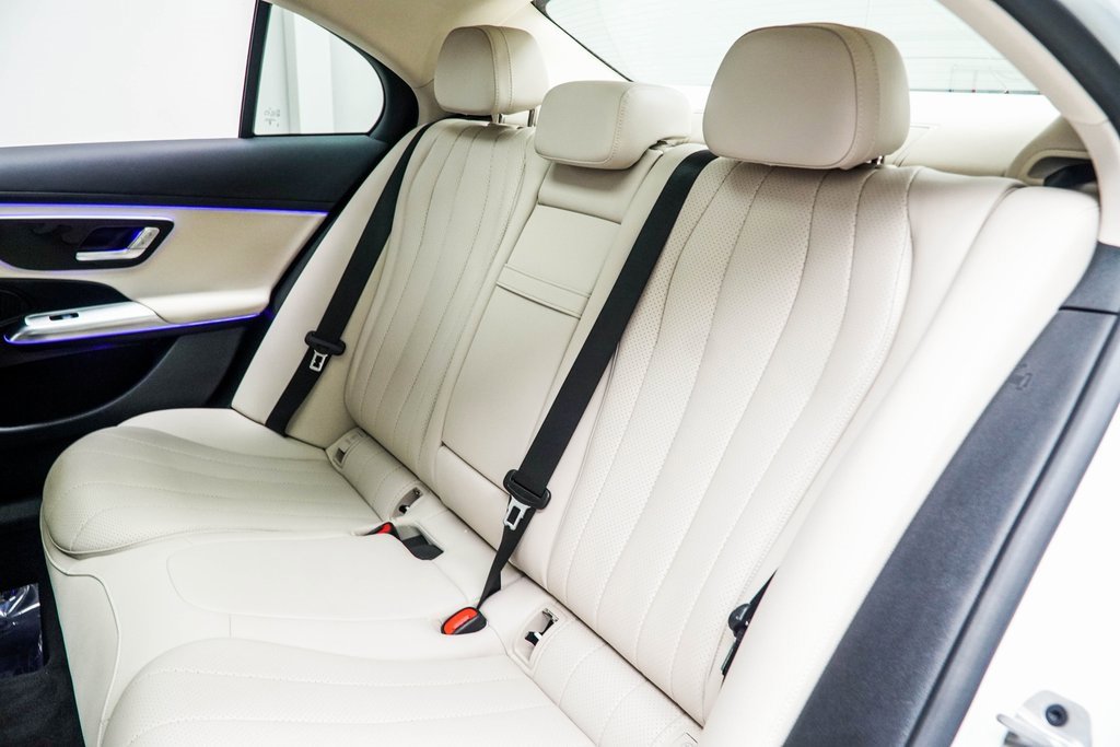 Used 2025 Mercedes-Benz E 350 4MATIC Sedan image 36