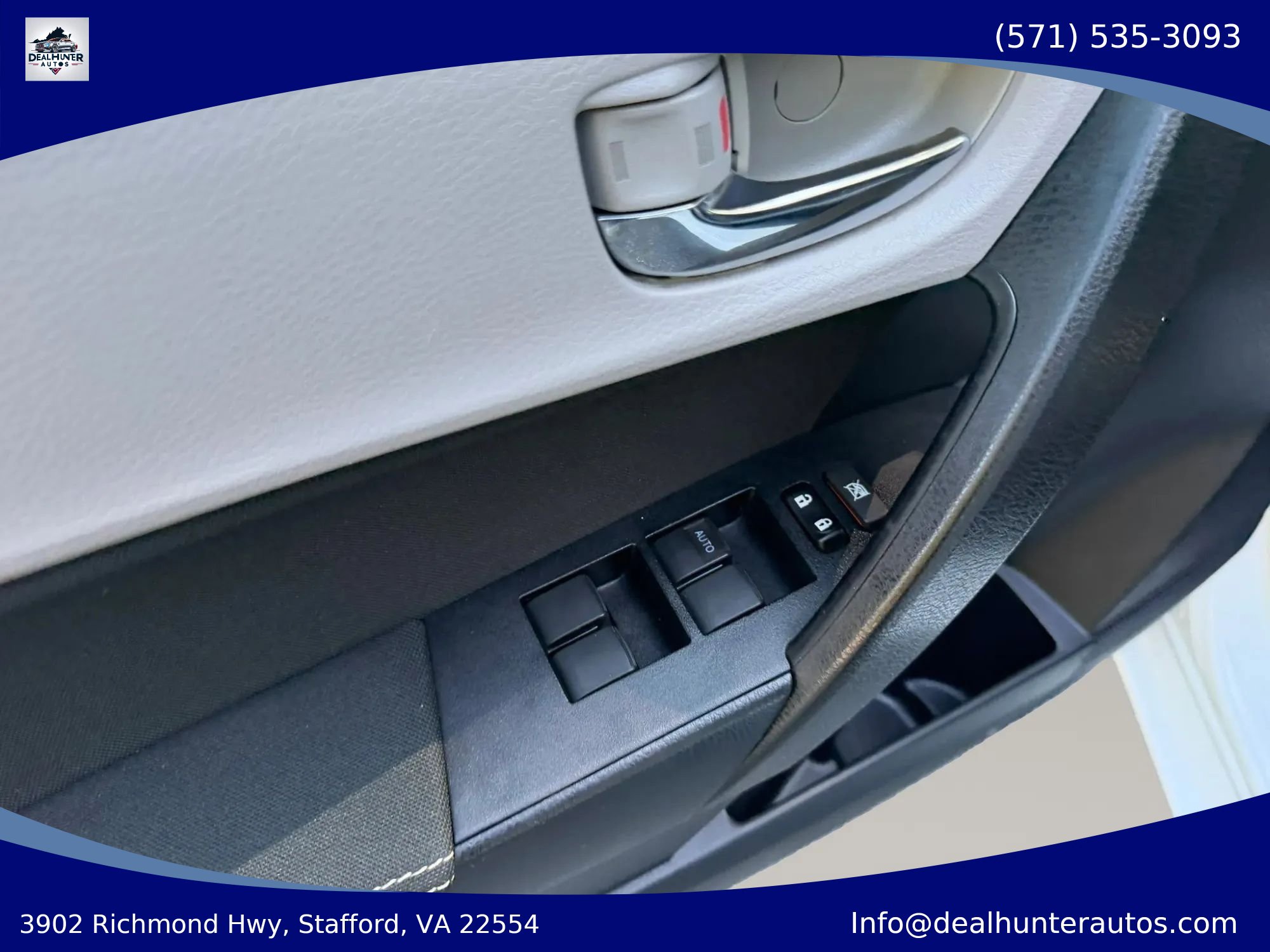 Used 2017 Toyota Corolla LE FWD image 17